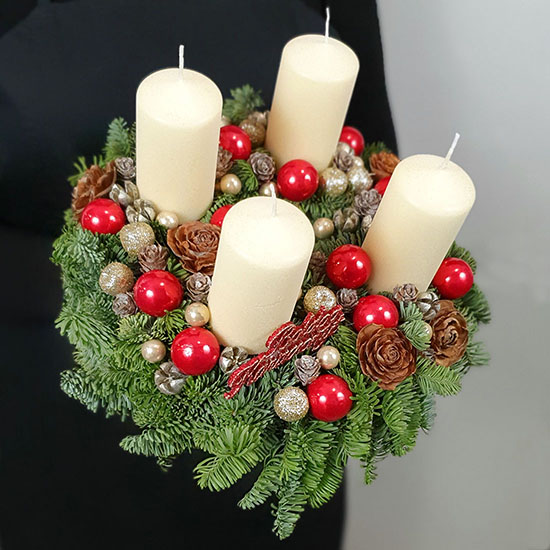 piros-adventi-koszoru-2